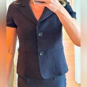 Michael Michael Kors Black Shortsleeved Buttoned Blazer. Size 6